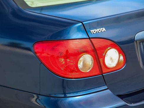 Used 2007 Toyota Corolla LE image 9