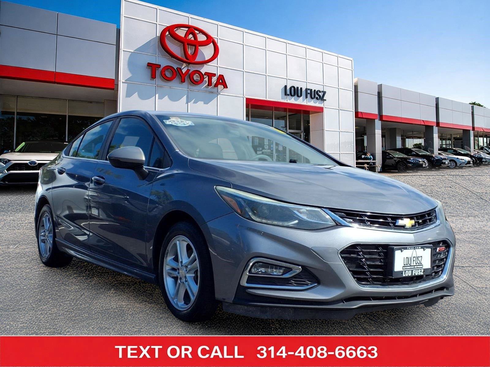 Used 2018 Chevrolet Cruze LT w/ Convenience Package FWD image 1