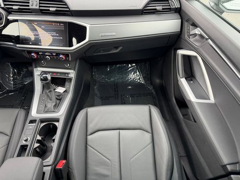 Used 2024 Audi Q3 2.0T Premium image 18