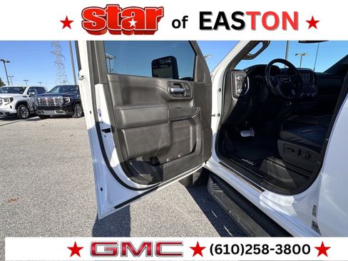 Used 2021 GMC Sierra 2500 AT4 image 16