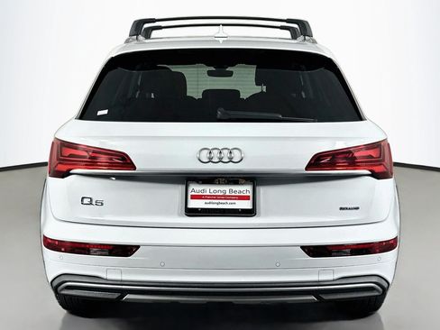 Used 2021 Audi Q5 2.0T Premium w/ Convenience Package AWD/4WD image 3
