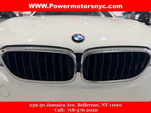 Used 2020 BMW 530e w/ M Sport Package image 8