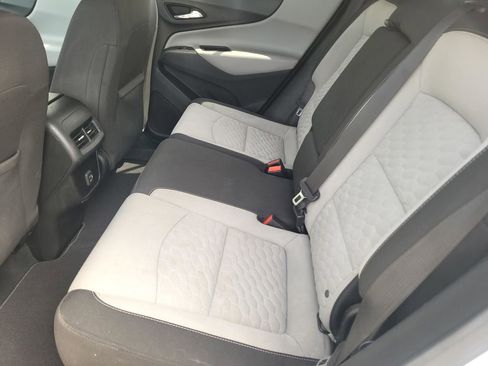 Used 2019 Chevrolet Equinox LS FWD image 11