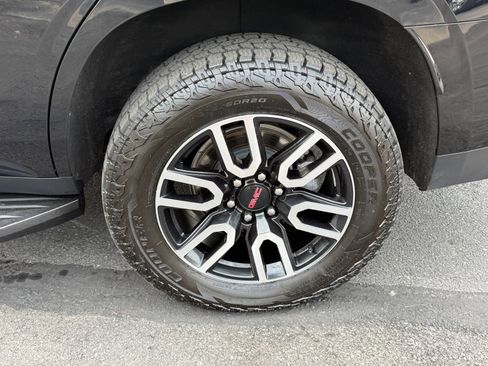 Used 2023 GMC Yukon AT4 image 10