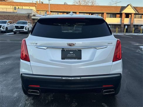 Used 2017 Cadillac XT5 Luxury w/ Driver Awareness Package image 7