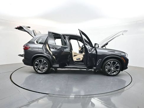 Used 2022 BMW X5 xDrive40i w/ Executive Package AWD/4WD image 58