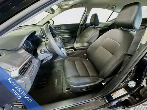 Used 2024 Nissan Altima 2.5 SV FWD image 6