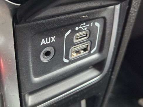 Used 2024 Jeep Gladiator Rubicon AWD/4WD image 24
