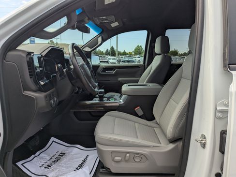 Certified 2022 Chevrolet Silverado 1500 LT w/ Convenience Package II AWD/4WD image 12