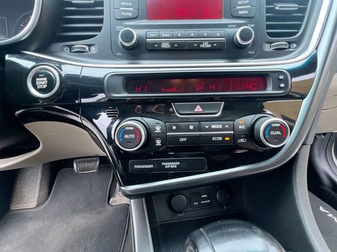 Used 2015 Kia Optima LX FWD image 19