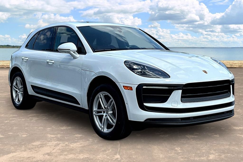 Used 2022 Porsche Macan AWD/4WD image 3