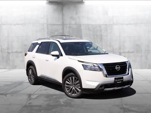 Certified 2025 Nissan Pathfinder SL w/ SL Premium Package AWD/4WD image 2
