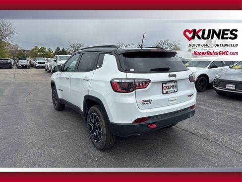 Used 2025 Jeep Compass Trailhawk AWD/4WD image 8
