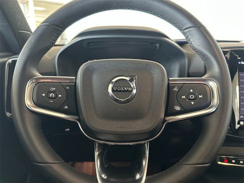 Certified 2023 Volvo XC40 Recharge Ultimate image 21