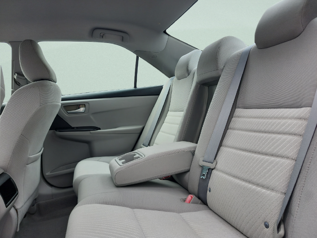 Used 2015 Toyota Camry LE FWD image 22
