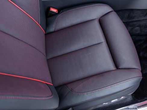 Used 2025 Rolls-Royce Cullinan image 51