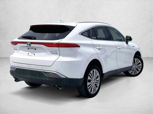 Used 2021 Toyota Venza Limited image 2