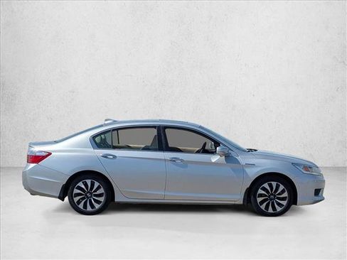 Used 2015 Honda Accord Touring image 4