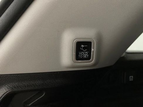 Used 2024 Jeep Grand Cherokee Limited 4xe AWD/4WD image 10