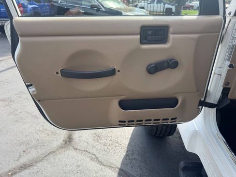 Used 1999 Jeep Wrangler Sahara AWD/4WD image 12