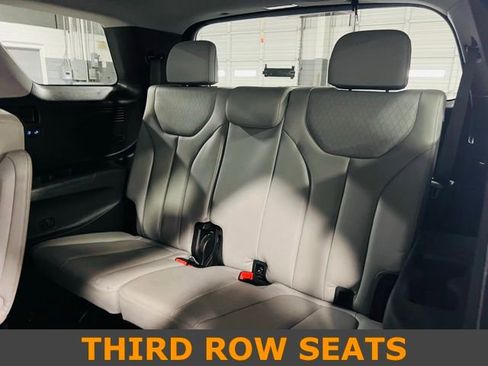 Used 2022 Hyundai Palisade SEL w/ Premium Package FWD image 11