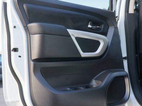 Used 2024 Nissan Titan SV w/ SV Convenience Package image 42
