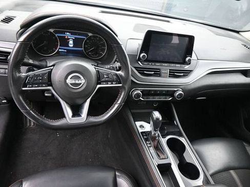 Used 2024 Nissan Altima 2.5 SR FWD image 22
