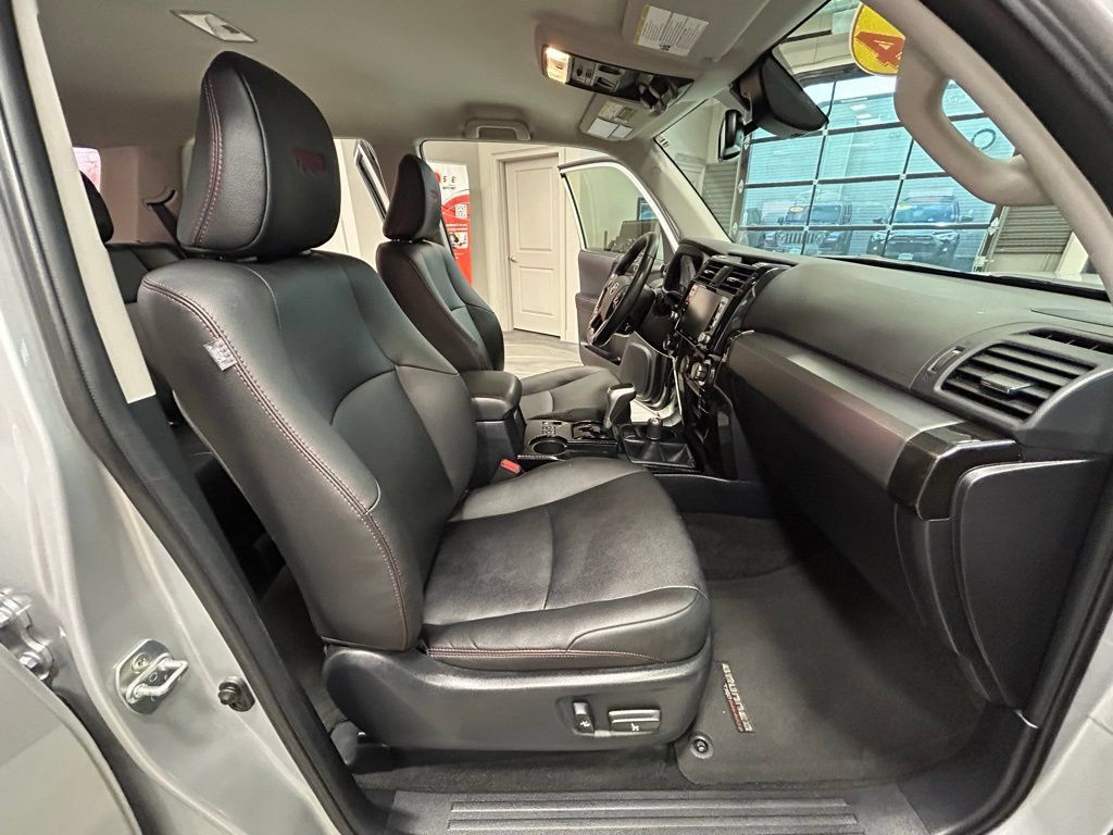Used 2024 Toyota 4Runner TRD Off-Road Premium AWD/4WD image 42