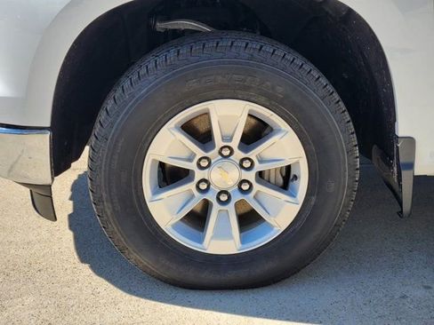 Used 2023 Chevrolet Silverado 1500 LT image 17