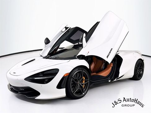 Used 2018 McLaren 720S image 3