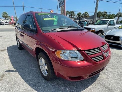Used 2006 Dodge Caravan SXT w/ Popular Equipment Group I image 1