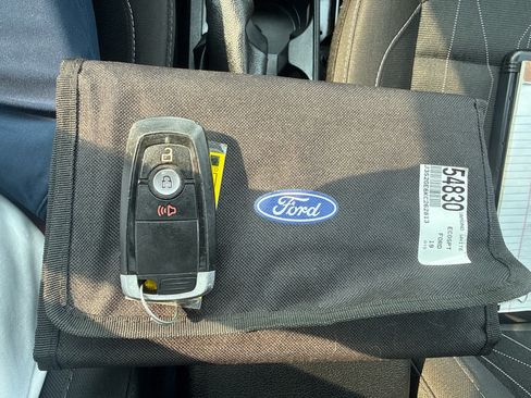 Used 2019 Ford EcoSport SE FWD image 25