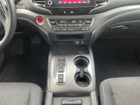 Used 2023 Honda Ridgeline Sport image 11
