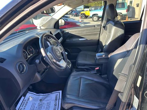 Used 2017 Jeep Compass High Altitude FWD image 7