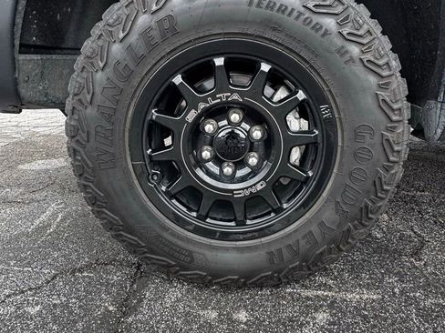 Used 2024 GMC Sierra 1500 AT4X w/ AT4X AEV Edition image 7