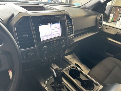 Used 2018 Ford F150 XLT w/ Equipment Group 302A Luxury image 4