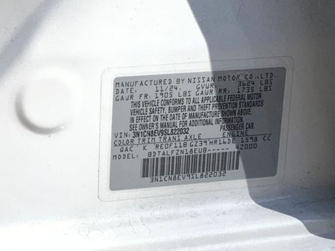 Used 2025 Nissan Versa SV image 10