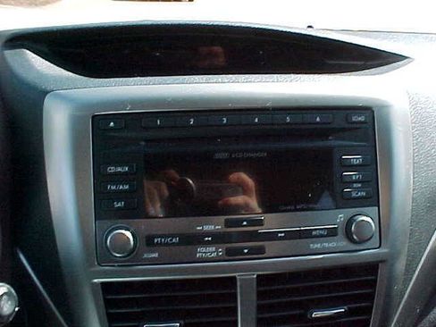 Used 2010 Subaru Impreza 2.5i Premium image 27