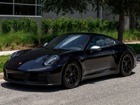 Used 2026 Porsche 911 Carrera T RWD image 19