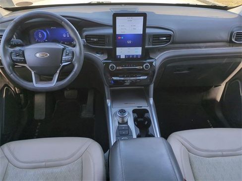 Certified 2023 Ford Explorer Platinum w/ Technology Package image 15