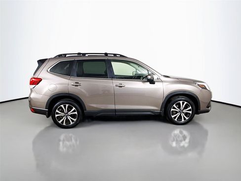 Used 2024 Subaru Forester Limited w/ Convenience Package AWD/4WD image 18