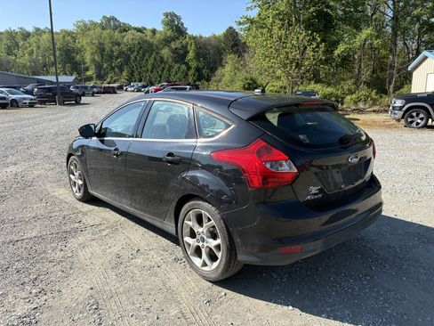 Used 2014 Ford Focus Titanium FWD image 4