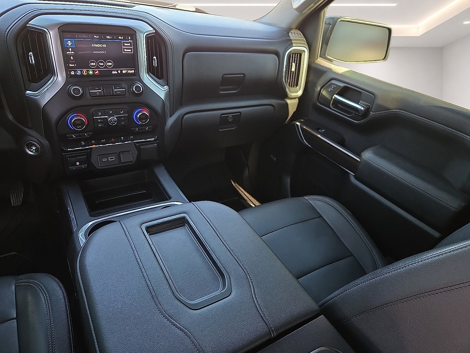 Used 2019 Chevrolet Silverado 1500 LT Trail Boss AWD/4WD image 12