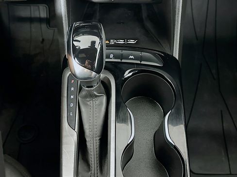 Used 2024 Buick Envista Sport Touring w/ Convenience II Package FWD image 23