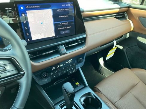 New 2026 Subaru Outback Touring XT AWD/4WD image 16