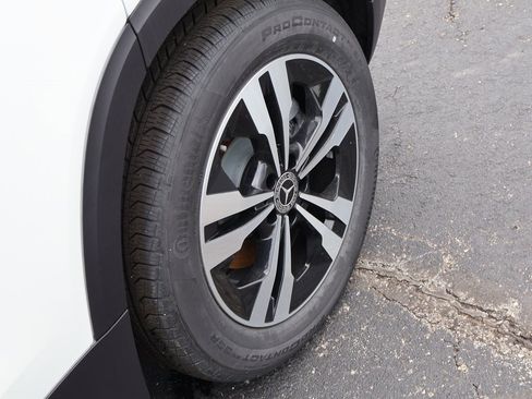 New 2025 Mercedes-Benz GLB 250 4MATIC image 40