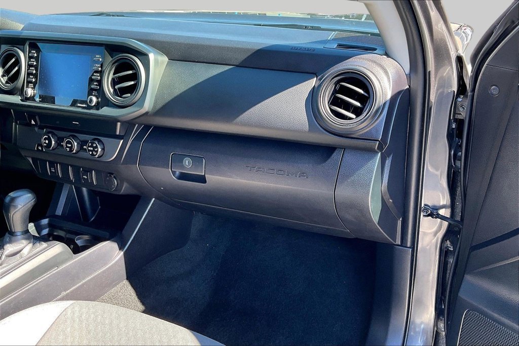 Used 2020 Toyota Tacoma SR w/ SR Convenience Package RWD image 17
