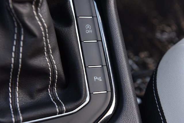 New 2027 Volkswagen Taos SE FWD image 17