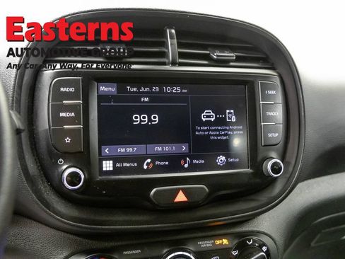 Used 2023 Kia Soul LX w/ Option Group 015 FWD image 19