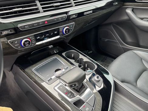 Used 2018 Audi Q7 3.0T Prestige w/ Prestige Package image 34